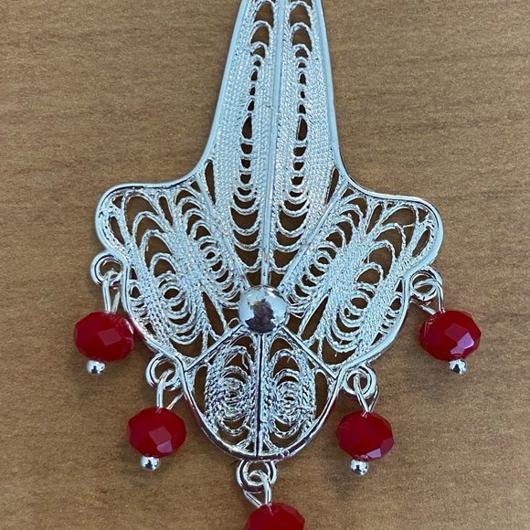 XXL Filigree silver tone accent earrings - Picture 4 of 8